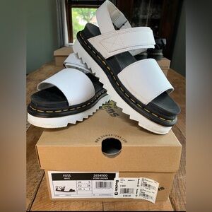 Dr. Marten’s Voss White Leather Platform Sandals 7